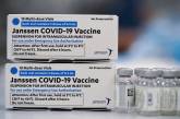 В Україну привезли 100 тисяч доз вакцини від COVID-19 компанії Johnson & Johnson