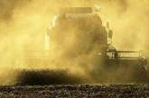 При сборе урожая в Николаевской области взорвали несколько комбайнов и тракторов