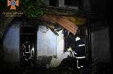 У Баштанському районі рятувальники гасили палаючу хату з господарськими спорудами