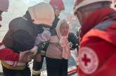 В Киеве из разрушенного дома спасли пожилую женщину (фото)