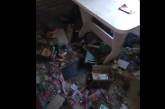 «Це не армія, це орда»: як виглядає квартира мирних жителів у Снігурівці, де мешкали росіяни (відео)