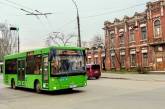 Містом курсують 16 автобусів «Миколаївпастрансу» та 165 маршрутних таксі