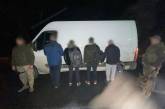 На кордоні з Румунією затримано трьох чоловіків призовного віку разом із перевізником
