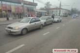 В центре Николаева столкнулись три автомобиля