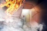 На сходовій клітці миколаївської багатоповерхівки пожежники гасили сміття