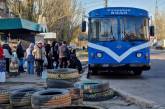 У Миколаєві змінили графік роздачі очищеної води з трамваїв та тролейбусів