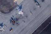 На спутниковых снимках российской авиабазы в Энгельсе виден поврежденный самолет
