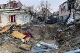 «Звільнили від житла та здоров'я»: директорка школи показала зруйнований обстрілом будинок у Миколаєві