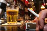 ОП пропонує заборонити купівлю сигарет та алкоголю готівкою