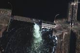 Россияне сбрасывают воду из Каховского водохранилища (фото)