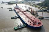 Нефть из РФ перекачивают между танкерами вблизи Греции для обхода санкций, - Bloomberg