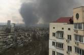 В Киеве горит предприятие (видео)