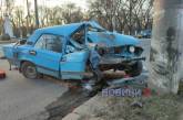 В Николаеве «Жигули» врезались в столб — погиб водитель