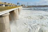 Россияне повредили дамбу Каховской ГЭС: водохранилище обмелело