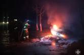 Ночью оккупанты обстреляли Очаков: пострадали жилые дома, горели автомобили (фото)