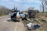 На Миколаївщині «Хюндай» влетів у бетонні плити – водій загинув