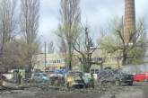 У Миколаєві на автомобілі впало дерево