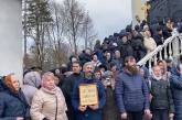 Віруючі УПЦ МП не пускали ПЦУ до храму в Івано-Франківську: відбулися зіткнення (відео)