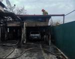 31 марта на ул. Гречаного в Николаеве возник пожар в гаражах &mdash; горели и автомобили