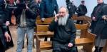 Экс-наместнику Киево-Печерской Лавры митрополиту УПЦ&nbsp;МП Павлу в&nbsp;зале Шевченковского райсуда надели электронный браслет после того, как суд назначил ему&nbsp;меру пресечения в&nbsp;виде круглосуточного домашнего ареста на&nbsp;два месяца.