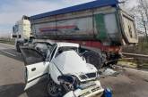 В ДТП с грузовиком под Одессой погибла семейная пара (фото)