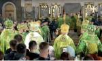 Митрополит Православной церкви Украины Епифаний проводит литургию в Киево-Печерской Лавре в Вербное воскресенье. В этом году этот праздник пришелся на 9 апреля