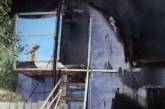 На Николаевщине спасатели тушили загоревшийся автомобиль и гараж 