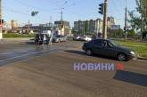 На перехресті у Миколаєві зіткнулися «Мітсубісі» та «Деу»