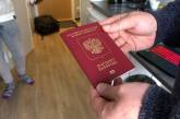 Стало известно, сколько россиян получили визы на въезд в Украину