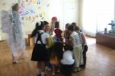 Детей, которых коснулась проблема ВИЧ, в Николаеве поздравили с началом нового учебного года