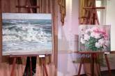 Умиротворення квітів, грізна краса хвиль: у Миколаєві відкрилася виставка Тетяни Купцової (фоторепортаж)
