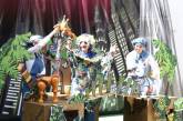 З любов'ю до миколаївських дітей: херсонський театр ляльок показав яскраву виставу (фоторепортаж)