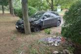 У Миколаєві автомобіль «Субару» збив стовп – водій втік