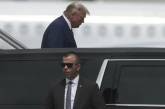 Трамп прибув до суду в Майамі у справі про секретні документи – його заарештували