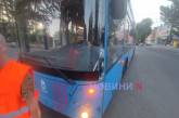 У центрі Миколаєва зіткнулися «швидка допомога» та тролейбус