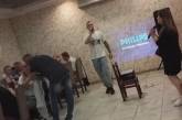Под Киевом девушку вытолкали из кафе за замечания по поводу музыки Лепса