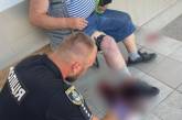 У Миколаєві поліцейський допоміг пораненому чоловікові