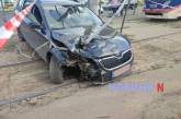 В Николаеве пьяный водитель сбил двух пешеходов и остановился на трамвайных путях