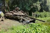 Из реки Десна вытащили российский танк