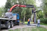 У Полтаві знесли пам'ятники Пушкіну та Ватутіну (фото)