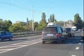У Миколаєві на мосту зіткнулися три автомобілі - величезний затор (фото, відео)