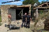 Оккупанты обстреляли село в Николаевской области: повреждены дома и машины (фото)