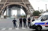 В Париже из-за угрозы взрыва эвакуировали посетителей Эйфелевой башни