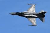 Украинские пилоты осваивают F-16 в двух странах