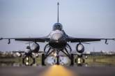 Украина получит 42 американских истребителя F-16, - президент