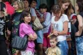 Половина украинских беженцев не хотят жить за границей, - опрос
