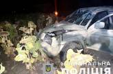 На Миколаївщині позашляховик врізався у бетонний блок: пасажир загинув, водія поранено