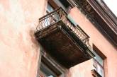 Обвалившийся балкон чуть не убил жительницу Николаева