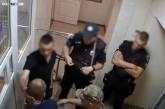 Появилось видео избиения мужчины в ТЦК Черновцов: в ГБР начали расследование