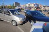 У центрі Миколаєва зіткнулися три автомобілі: постраждала жінка